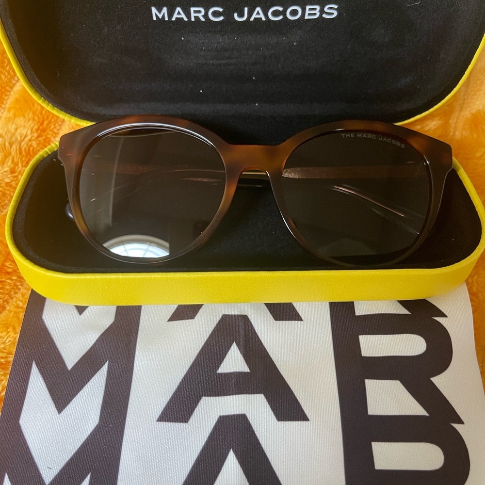 Marc Jacobs Brown tortoise frame Sunglasses